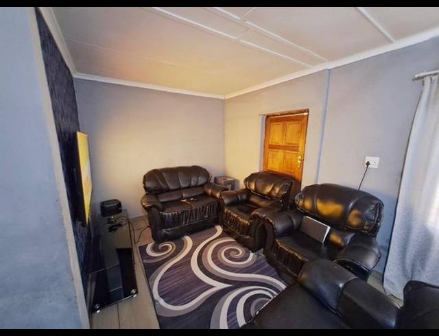 4 BEDROOM HOUSE FOR SALE IN VANDERBIJLPARK CW 5
